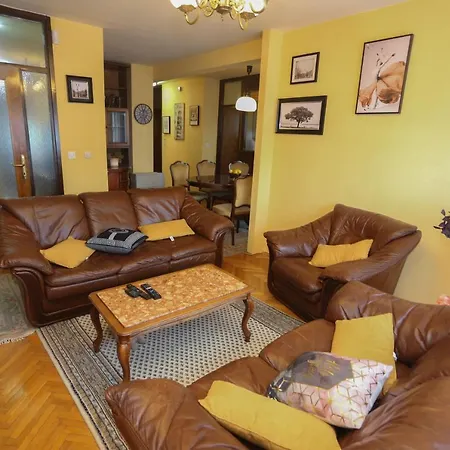 Radhe*radhe Apartment